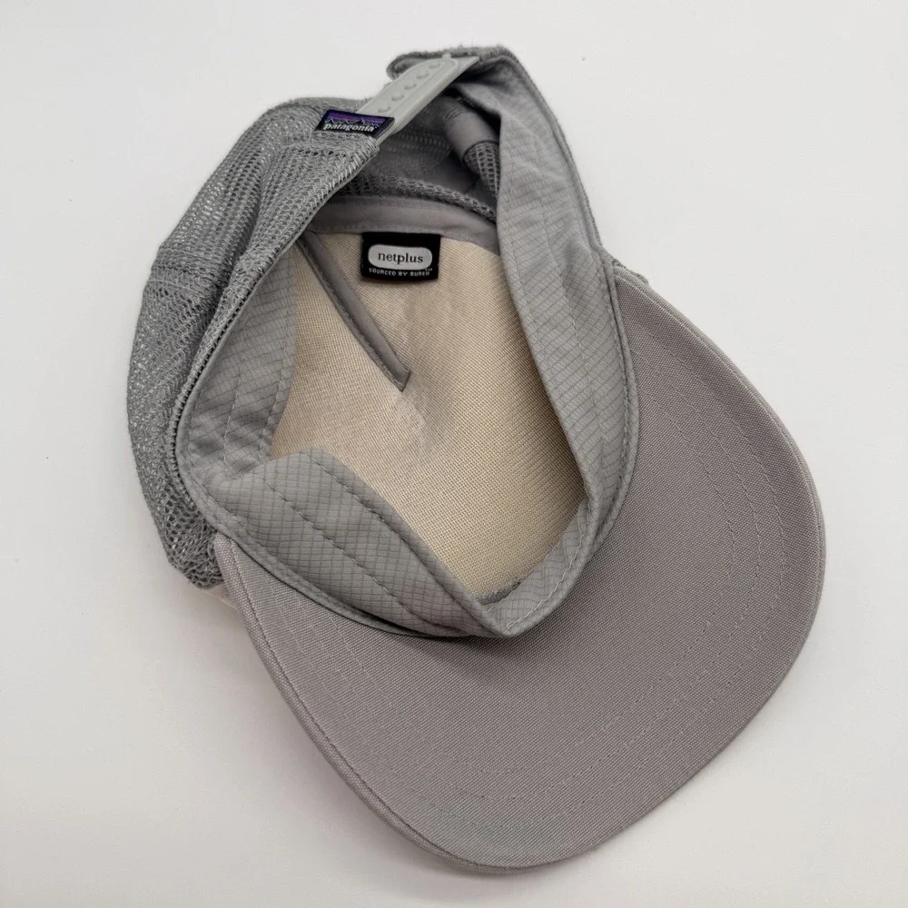 VTG Patagonia Snapback Trucker Cap Gray White Mesh Foam Mountain Logo Outdoor